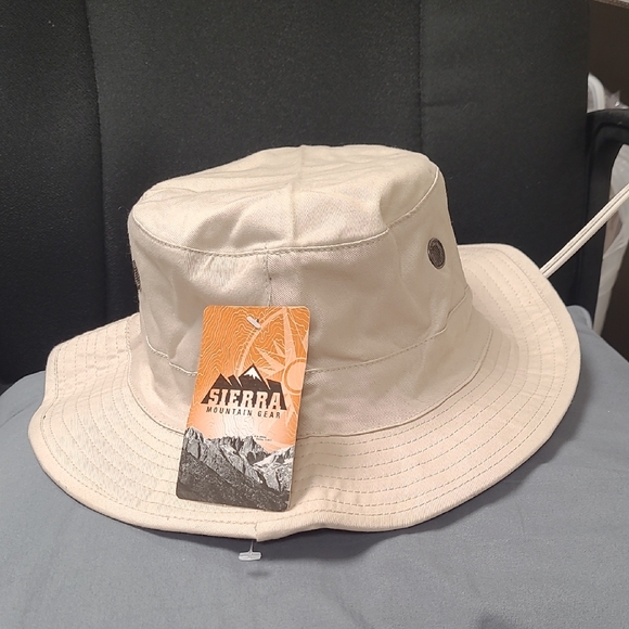 Sierra Mountain Gear Other - Sierra Khaki Boonie Hat